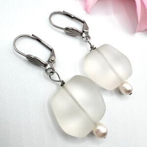 Vintage White Frosted Glass Genuine Pearl Leverback Dangle Earrings Winter Xmas